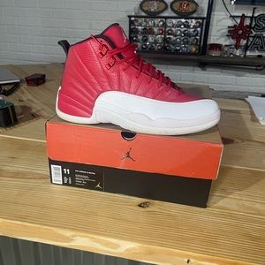 Jordan retro 12 Gym Red size 11 with org box 100% authentic